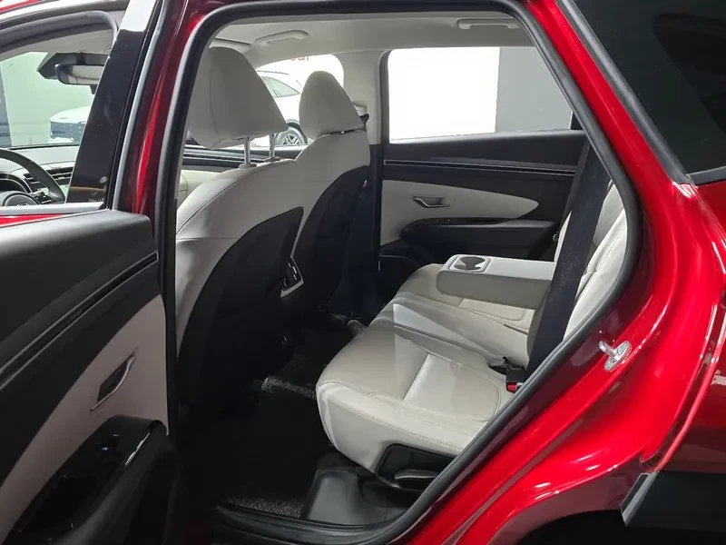 Hyundai Tucson 1.6 4WD - ���� 30% ����� | Mobile.bg � ����������� 11
