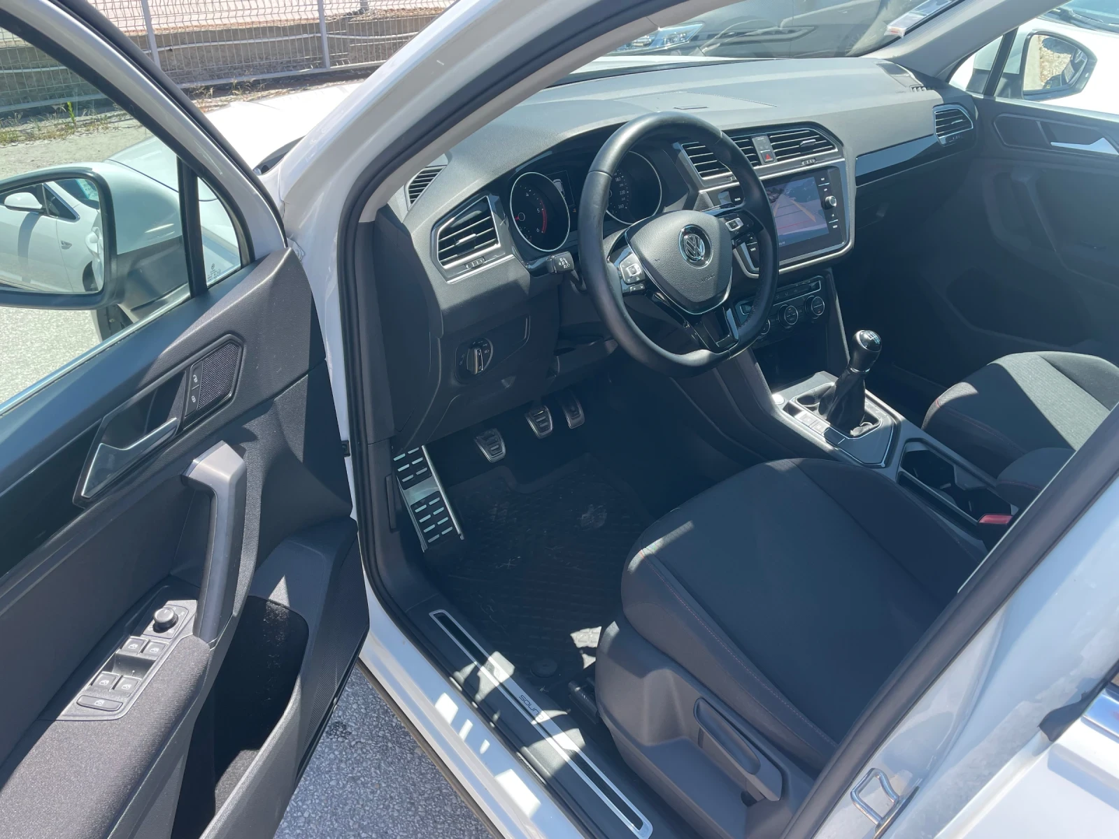 VW Tiguan 2.0TDI TOP - изображение 7