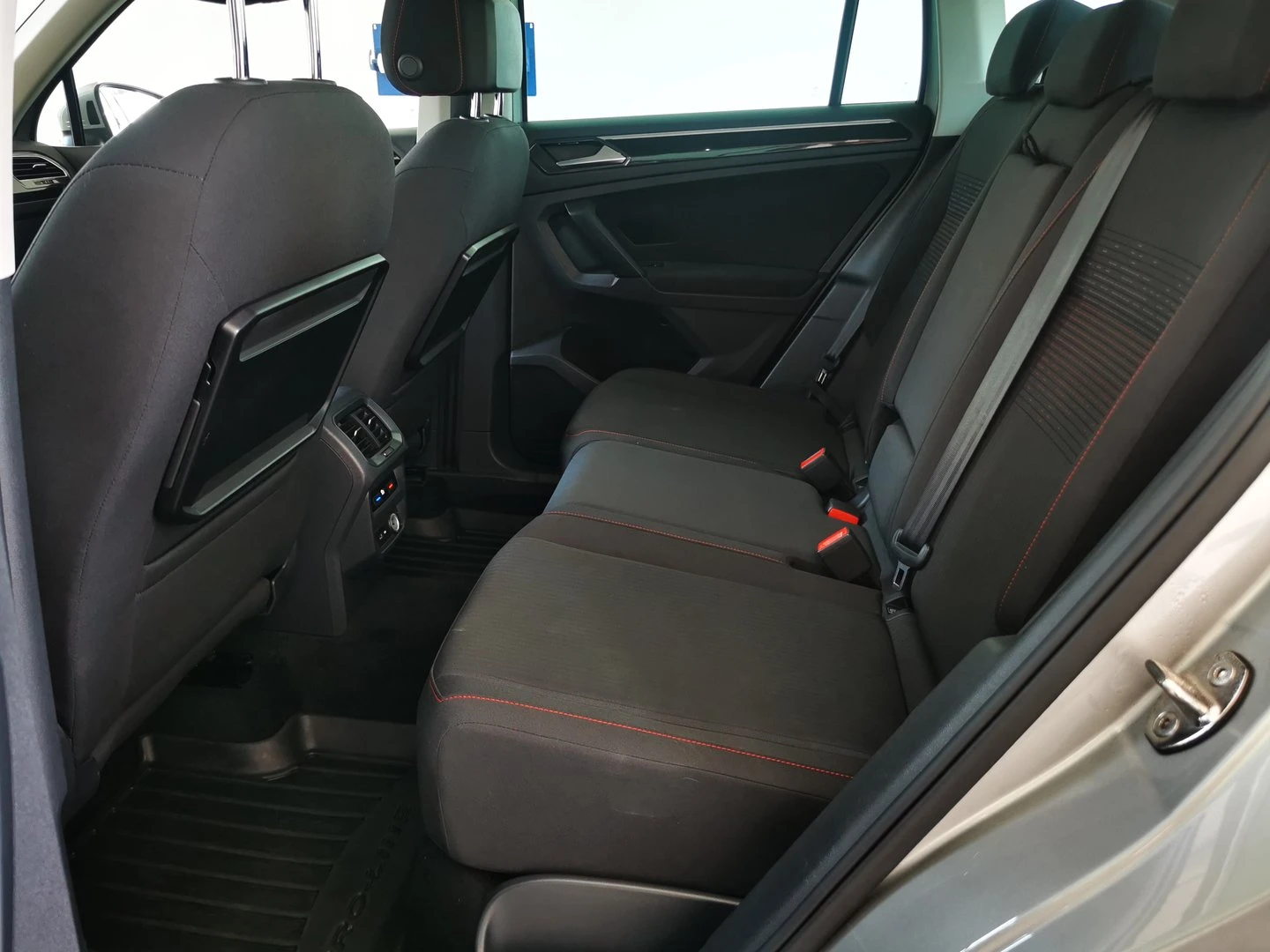 VW Tiguan Comfortline 2.0TDI 4MOTION BMT - изображение 10