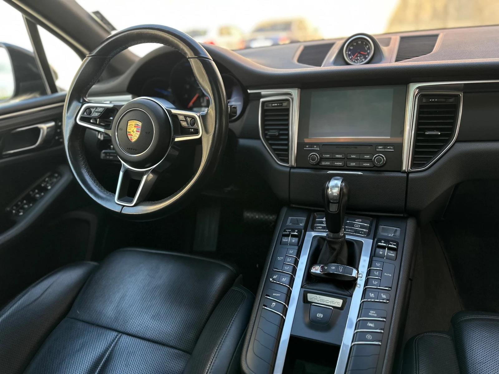Porsche Macan 2.0, снимка 4 - Автомобили и джипове - 54086345