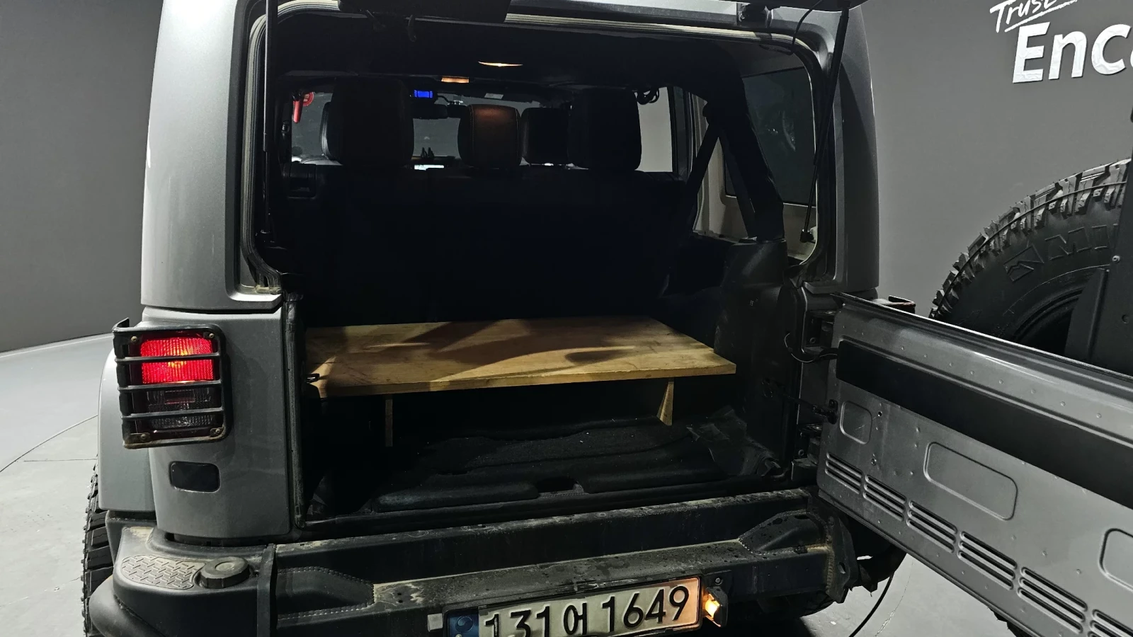 Jeep Wrangler SAHARA / 4X4 / ПОДГРЕВИ, снимка 13 - Автомобили и джипове - 54060777