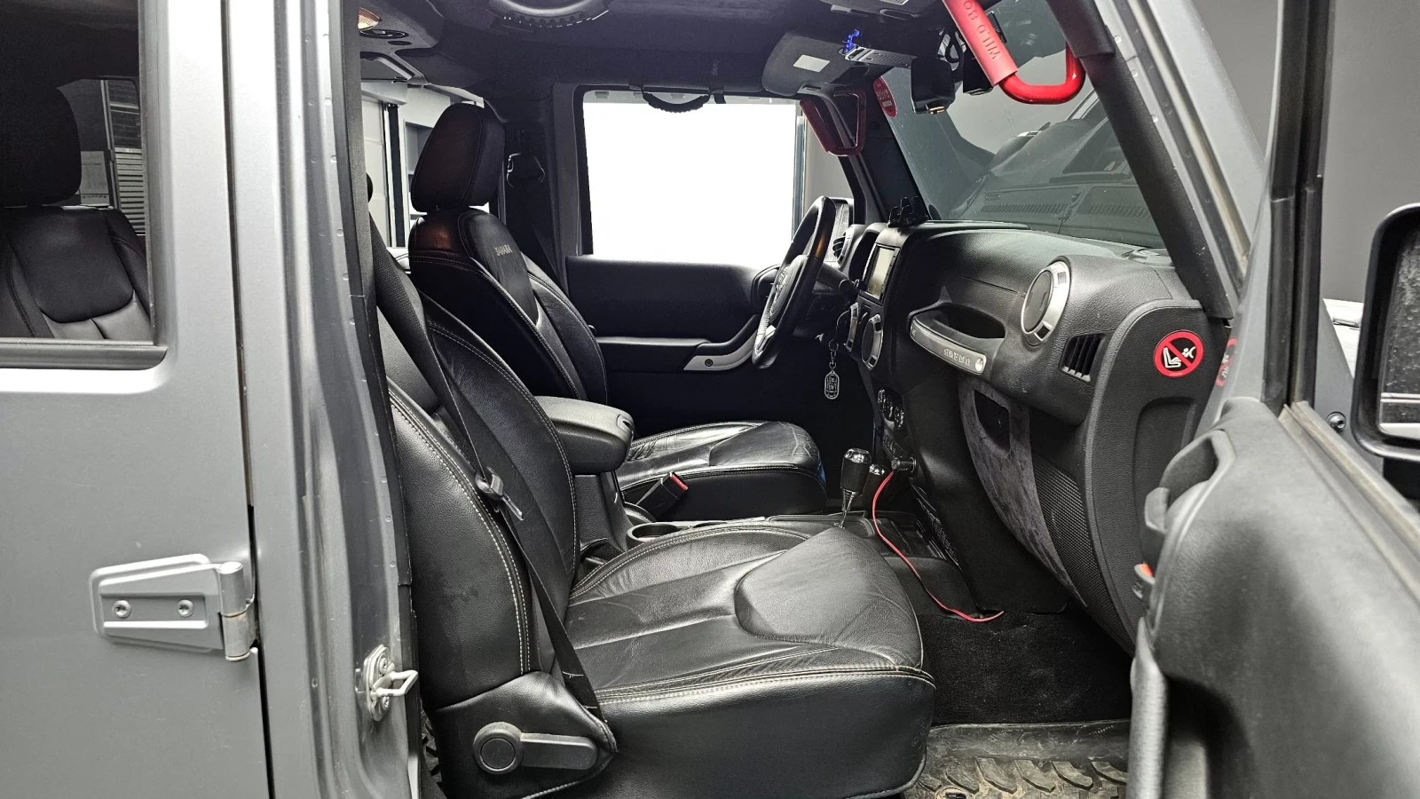 Jeep Wrangler SAHARA / 4X4 / ПОДГРЕВИ, снимка 7 - Автомобили и джипове - 54060777