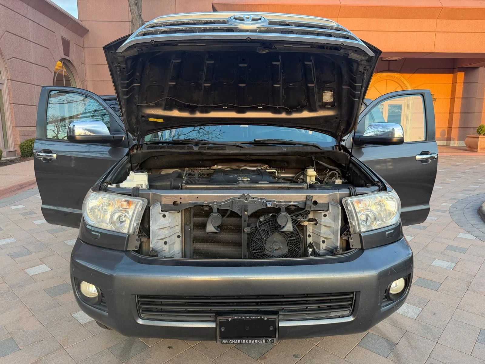 Toyota Sequoia LIMITED* 5.7* V8* ПОДГРЕВ* КАМЕРА* КЕЙЛЕС, снимка 7 - Автомобили и джипове - 54139449