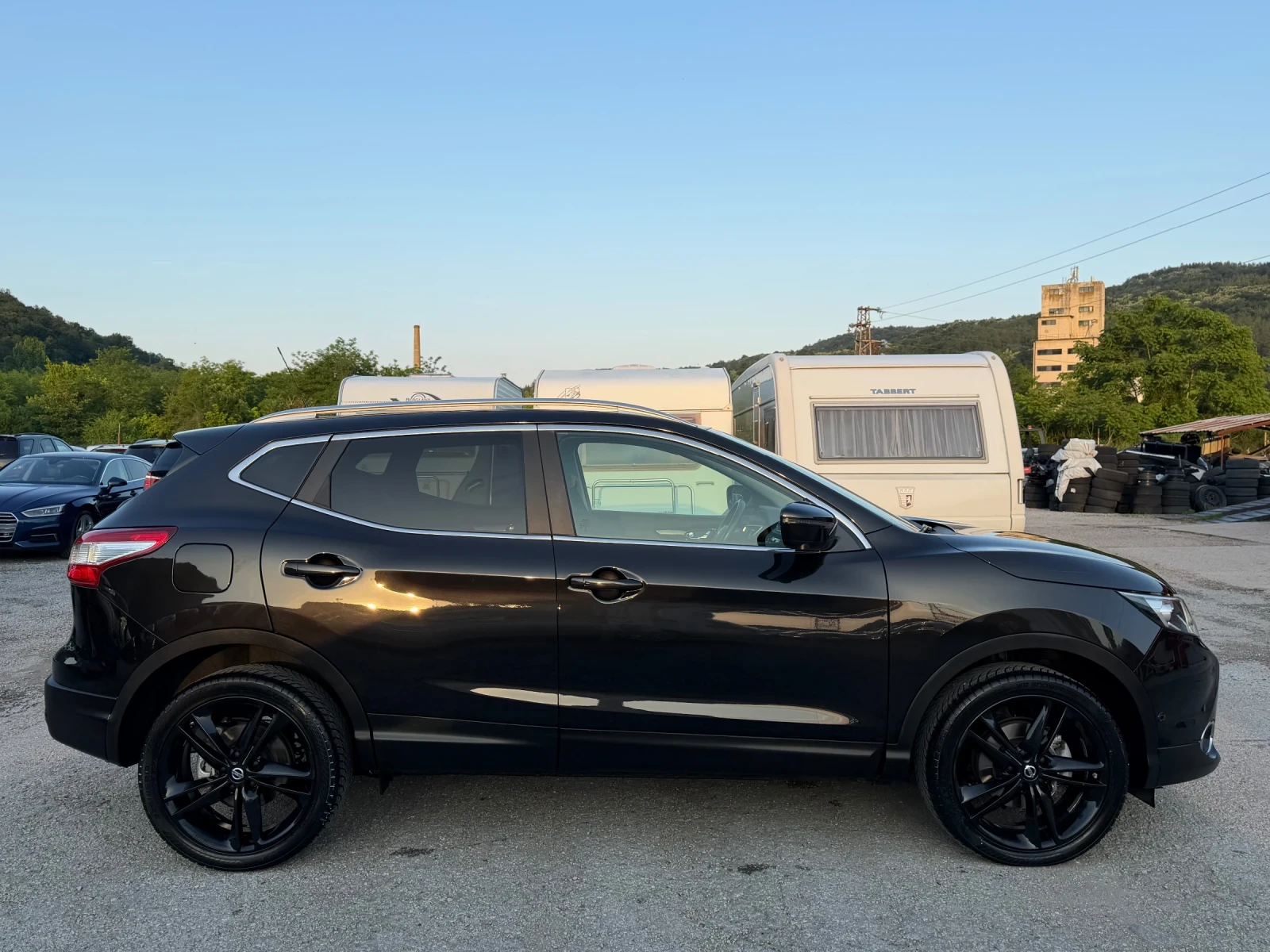 Nissan Qashqai 1.6dCi 96 550km/360* KAMEРИ/ЕЛ.СЕДАЛКИ/LED, снимка 2 - Автомобили и джипове - 54794613