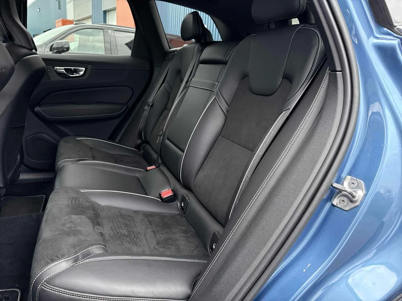 Volvo XC60 | R Design | 360 | ПАНОРАМА | , снимка 10 - Автомобили и джипове - 55130597