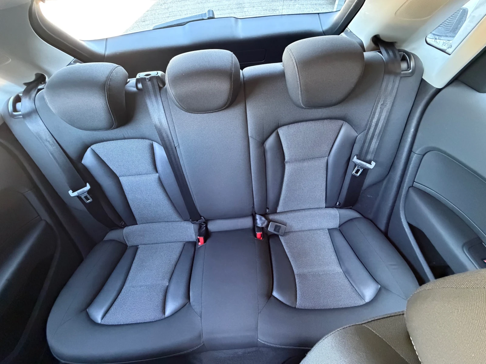 Audi A1 1.6TDI* KOJA* NAVI REALNI KM* , снимка 11 - Автомобили и джипове - 55955199