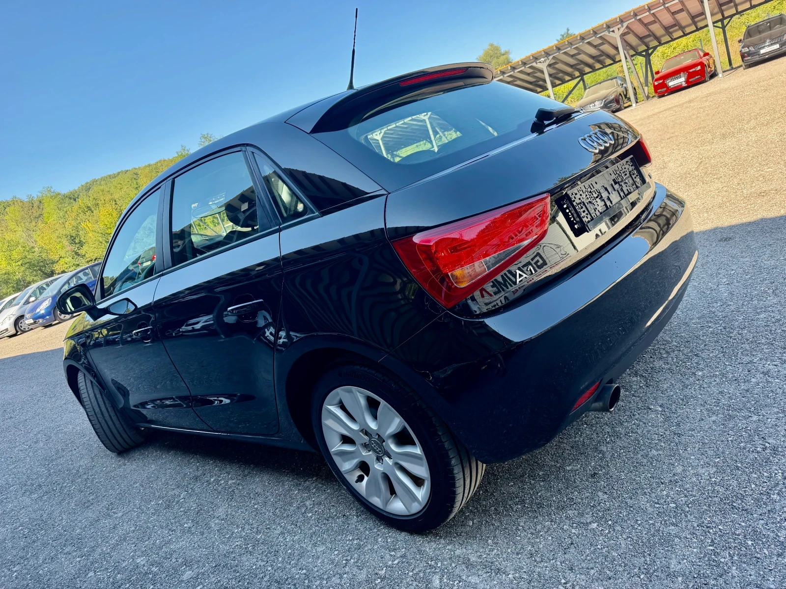 Audi A1 1.6TDI* KOJA* NAVI REALNI KM* , снимка 6 - Автомобили и джипове - 55955199