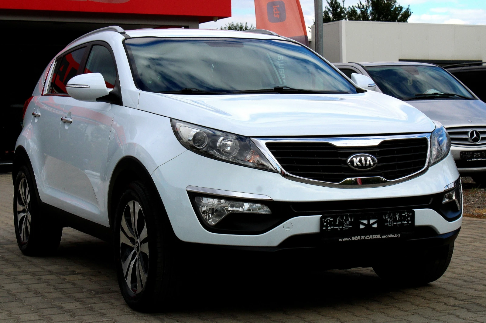 Kia Sportage 1.7CRDi СОБСТВЕН ЛИЗИНГ/ПЕРФЕКТНА, снимка 2 - Автомобили и джипове - 56202314