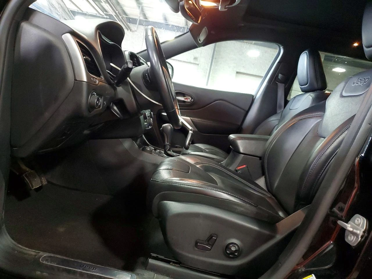 Jeep Cherokee 3.2l Limited, снимка 7 - Автомобили и джипове - 56202830