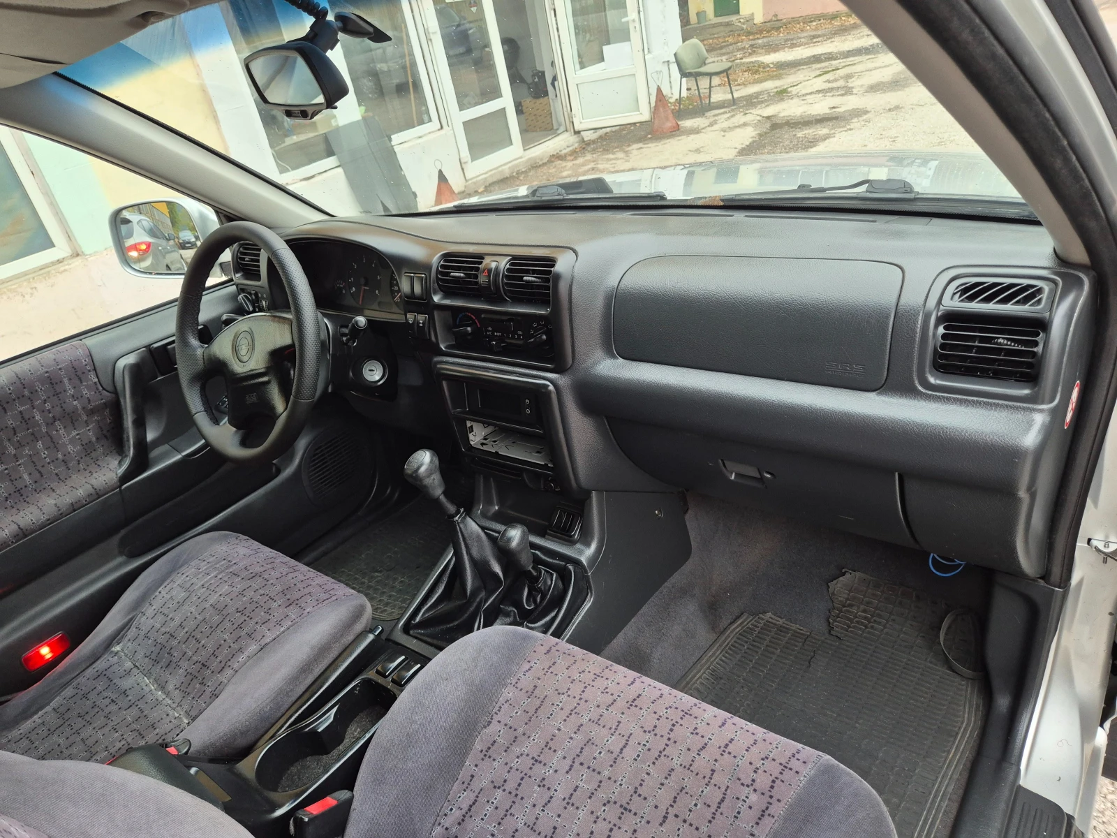 Opel Frontera 2.2DTI KLIMA ITALY + ТЕГЛИЧ, снимка 14 - Автомобили и джипове - 56749475