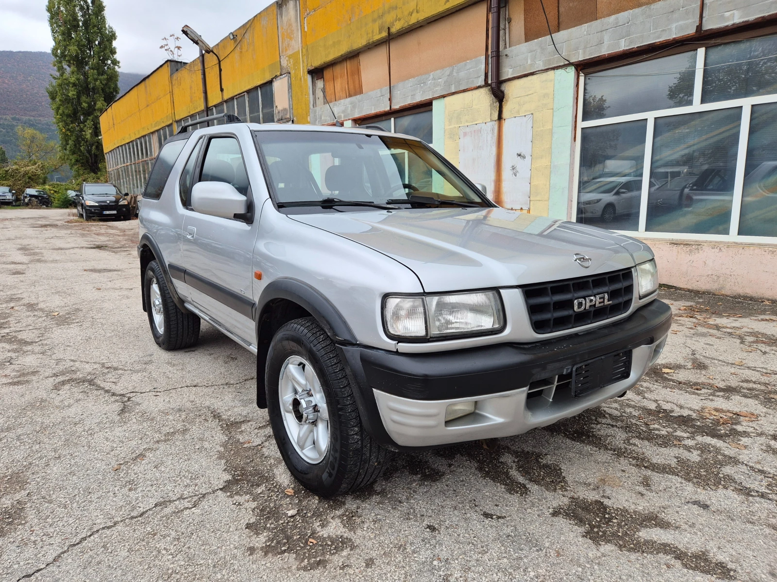 Opel Frontera 2.2DTI KLIMA ITALY + ТЕГЛИЧ, снимка 3 - Автомобили и джипове - 56749475