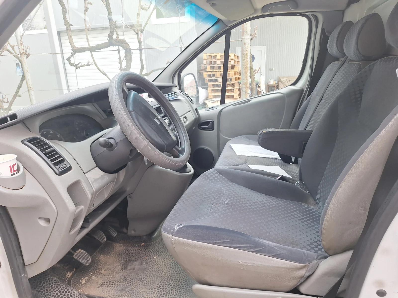 Renault Trafic 2.0dci, снимка 5 - Бусове и автобуси - 54046599