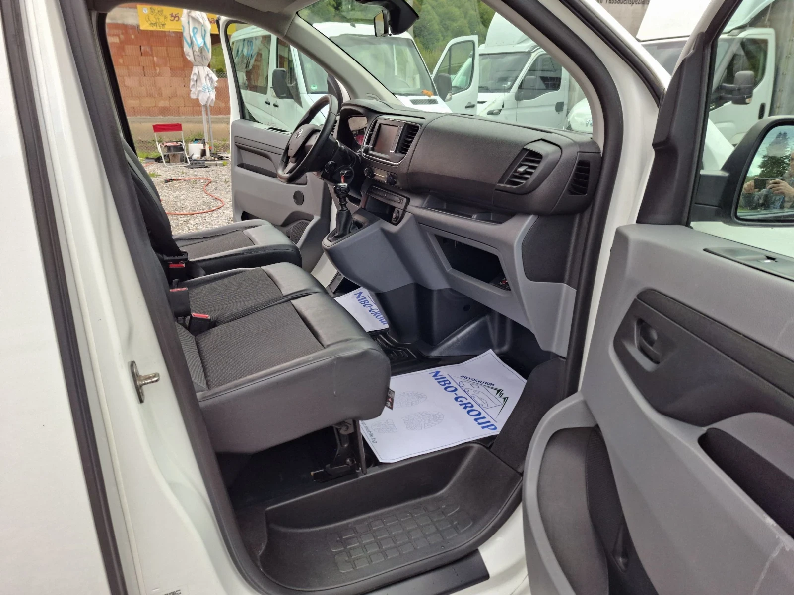 Toyota Proace 2.0* 122к.с.МАКСИ* КЛИМА, снимка 10 - Бусове и автобуси - 54402057