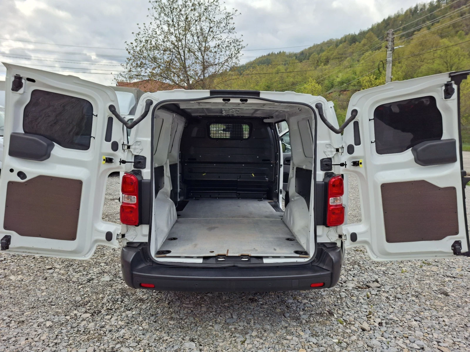 Toyota Proace 2.0* 122к.с.МАКСИ* КЛИМА, снимка 15 - Бусове и автобуси - 54402057