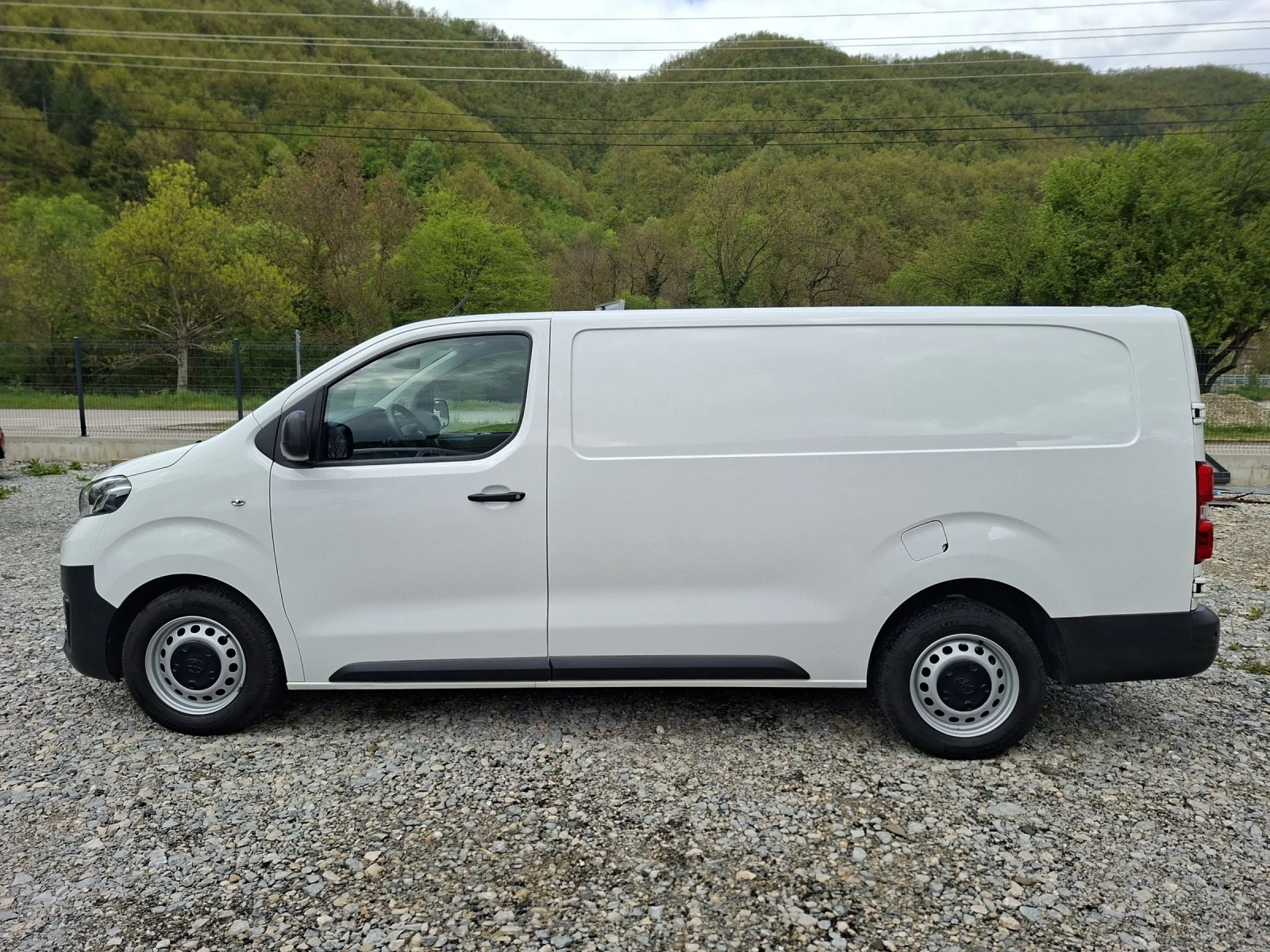 Toyota Proace 2.0* 122к.с.МАКСИ* КЛИМА, снимка 2 - Бусове и автобуси - 54402057