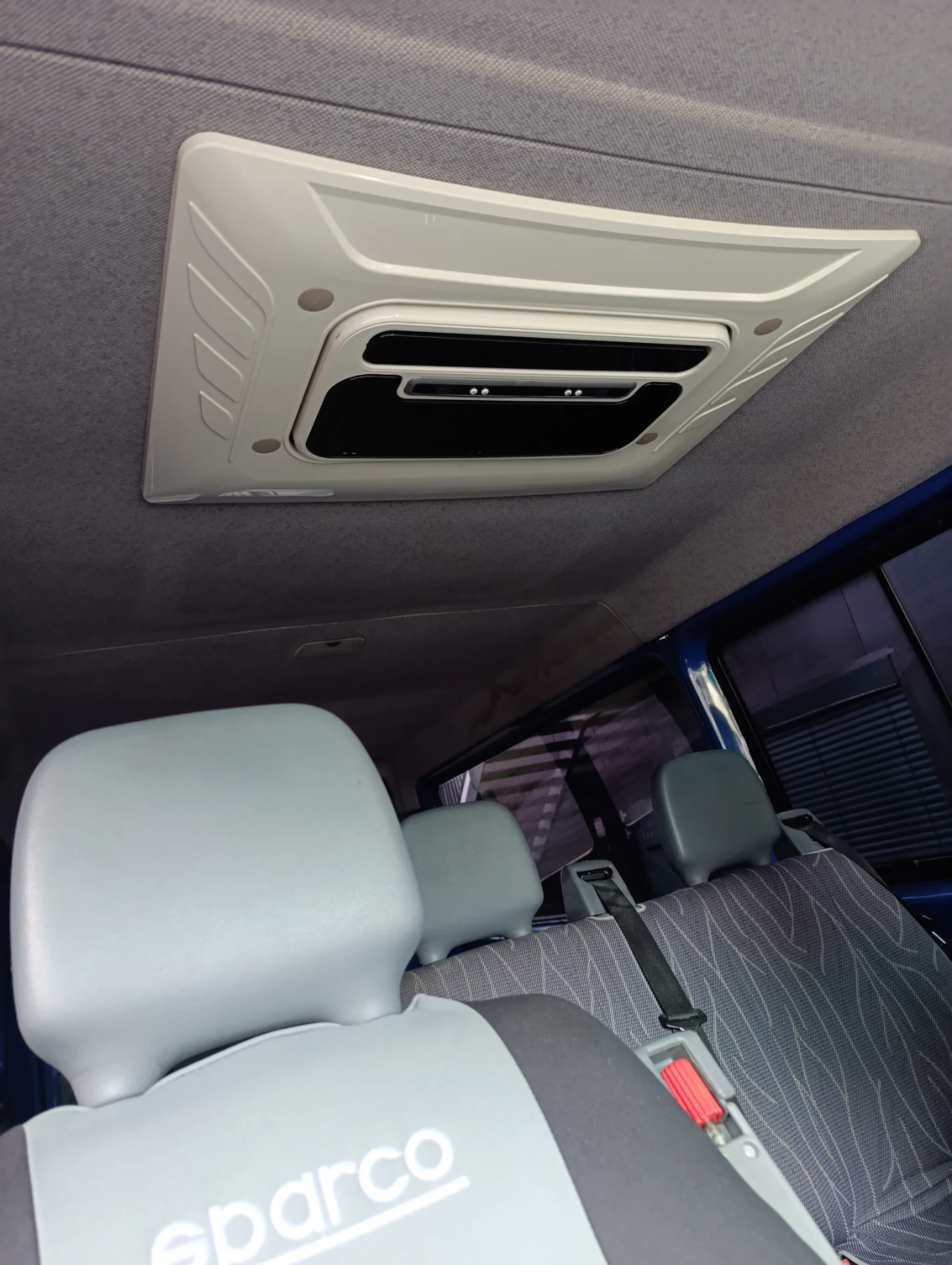 Mercedes-Benz Sprinter 216 2.7cdi, снимка 11 - Бусове и автобуси - 54488971