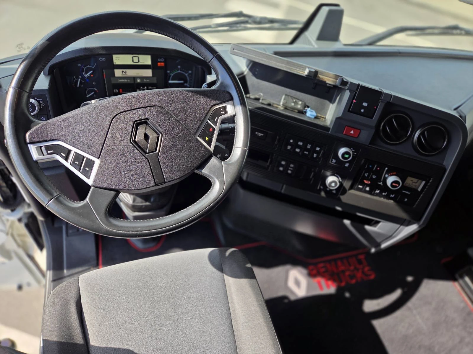 Renault T HSC - 1г гаранция - изображение 6