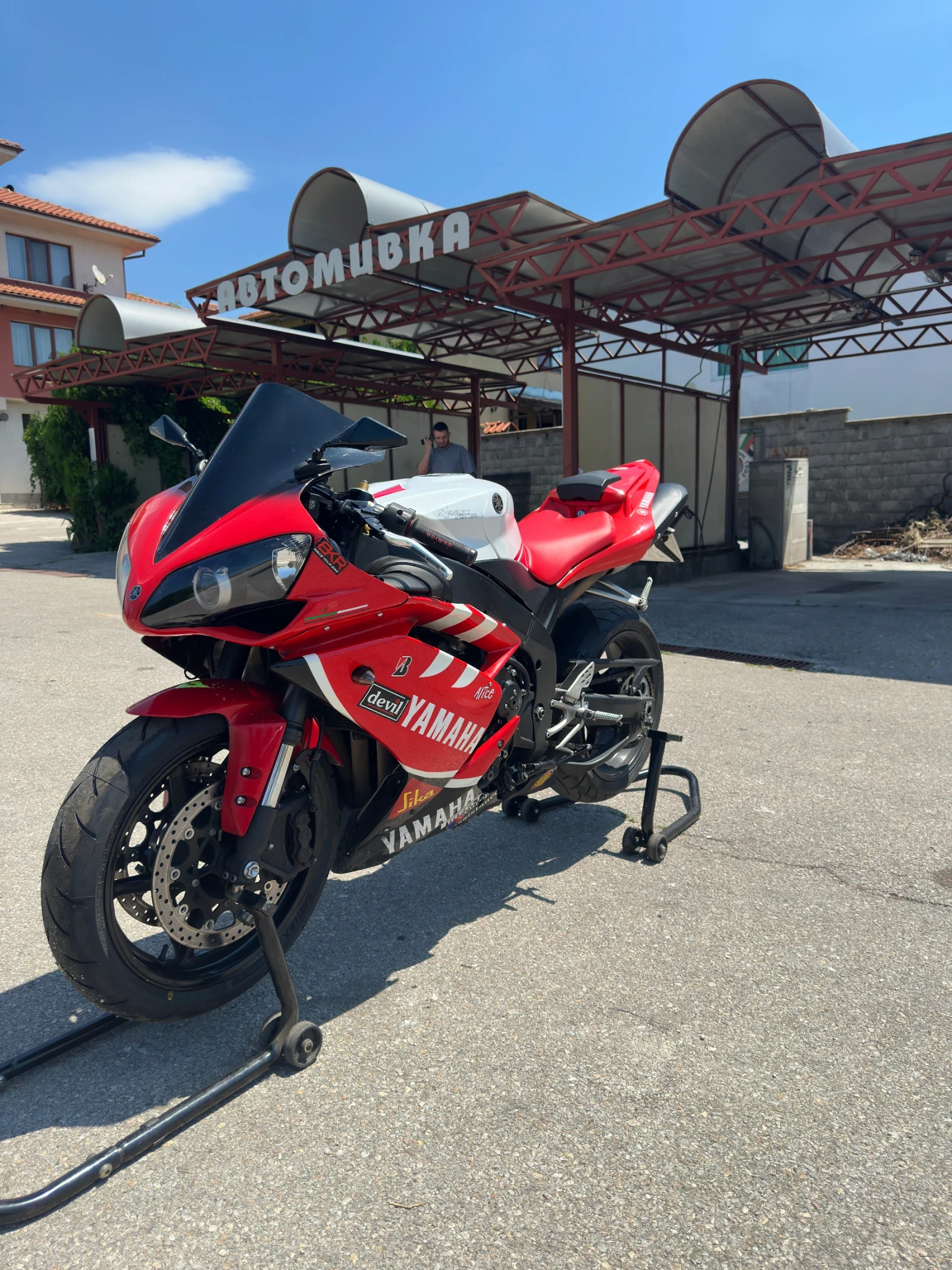 Yamaha YZF-R1