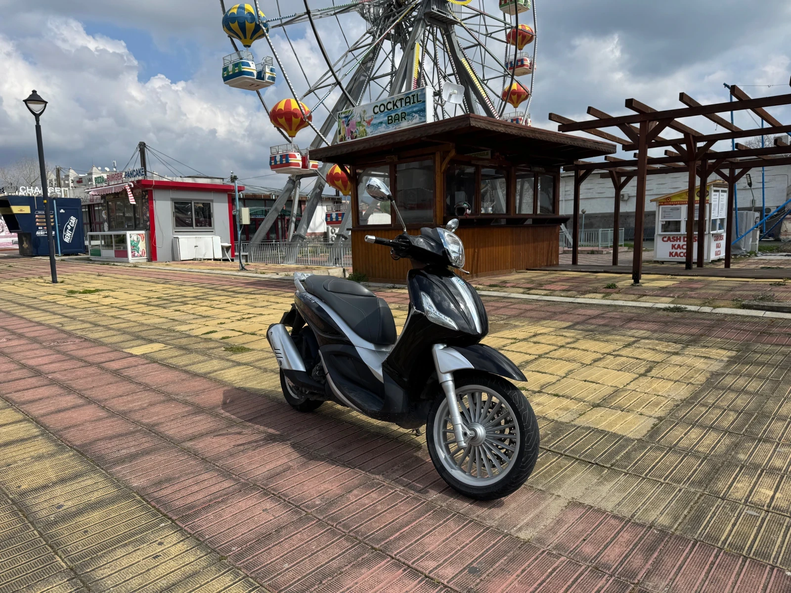 Piaggio Beverly 300i Led, снимка 8 - Мотоциклети и мототехника - 55340438