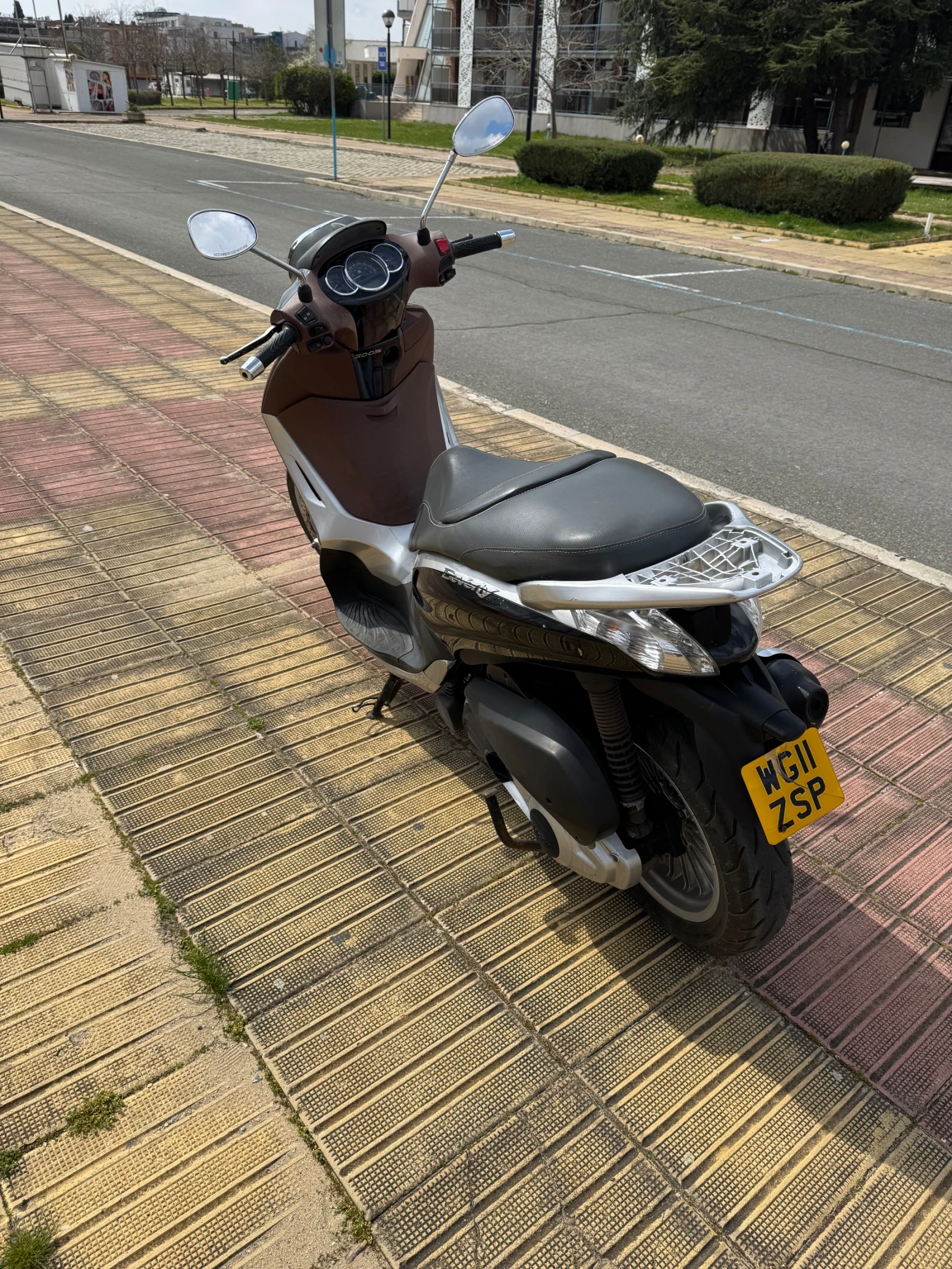 Piaggio Beverly 300i Led, снимка 5 - Мотоциклети и мототехника - 55340438