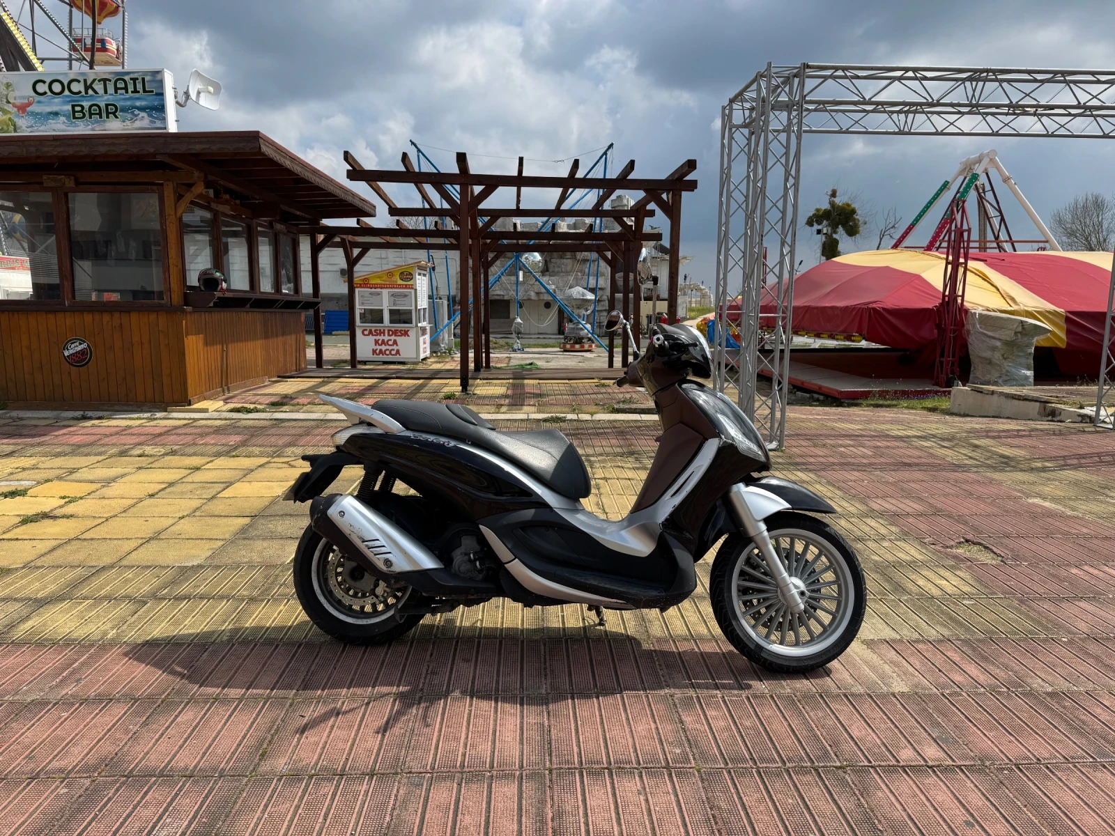 Piaggio Beverly 300i Led, снимка 7 - Мотоциклети и мототехника - 55340438