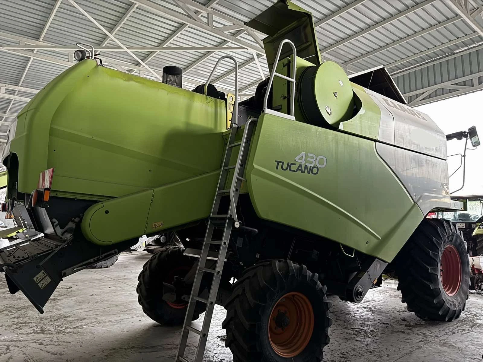 Комбайн Claas TUCANO 430 + C600 + ТАВА ЗА РАПИЦА ЛИЗИНГ, снимка 2 - Селскостопанска техника - 54598223