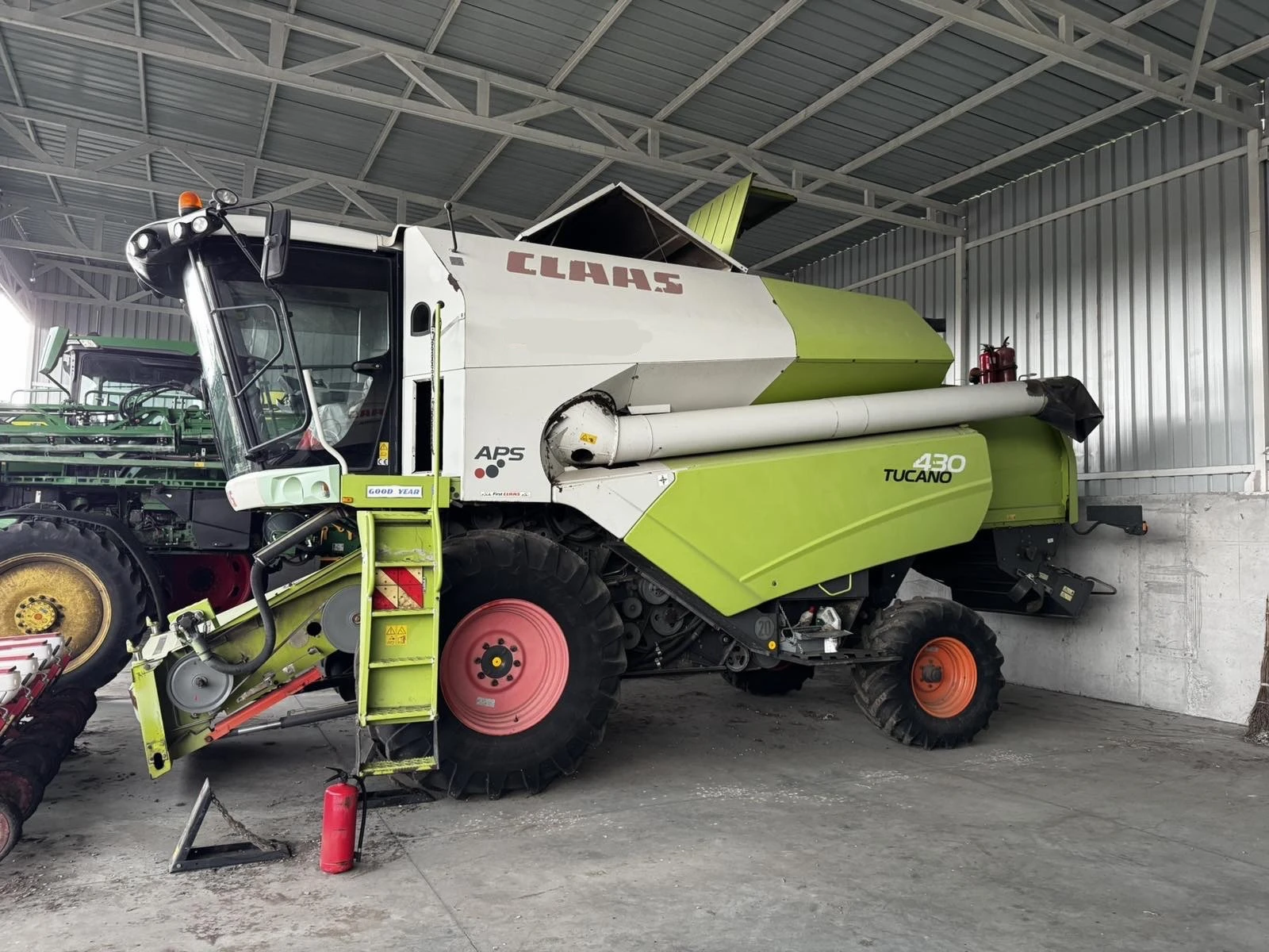 Комбайн Claas TUCANO 430 + C600 + ТАВА ЗА РАПИЦА ЛИЗИНГ