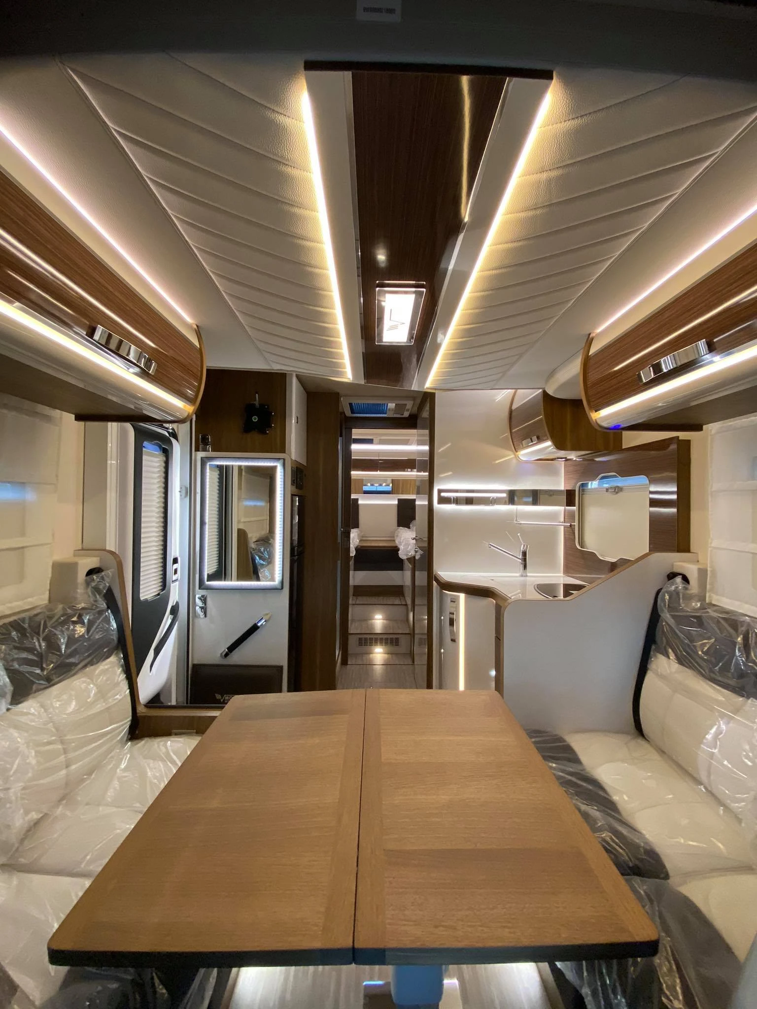 Кемпер Mobilvetta Krosser P86* Двоен под* NAVI* Камера 2025 - изображение 4
