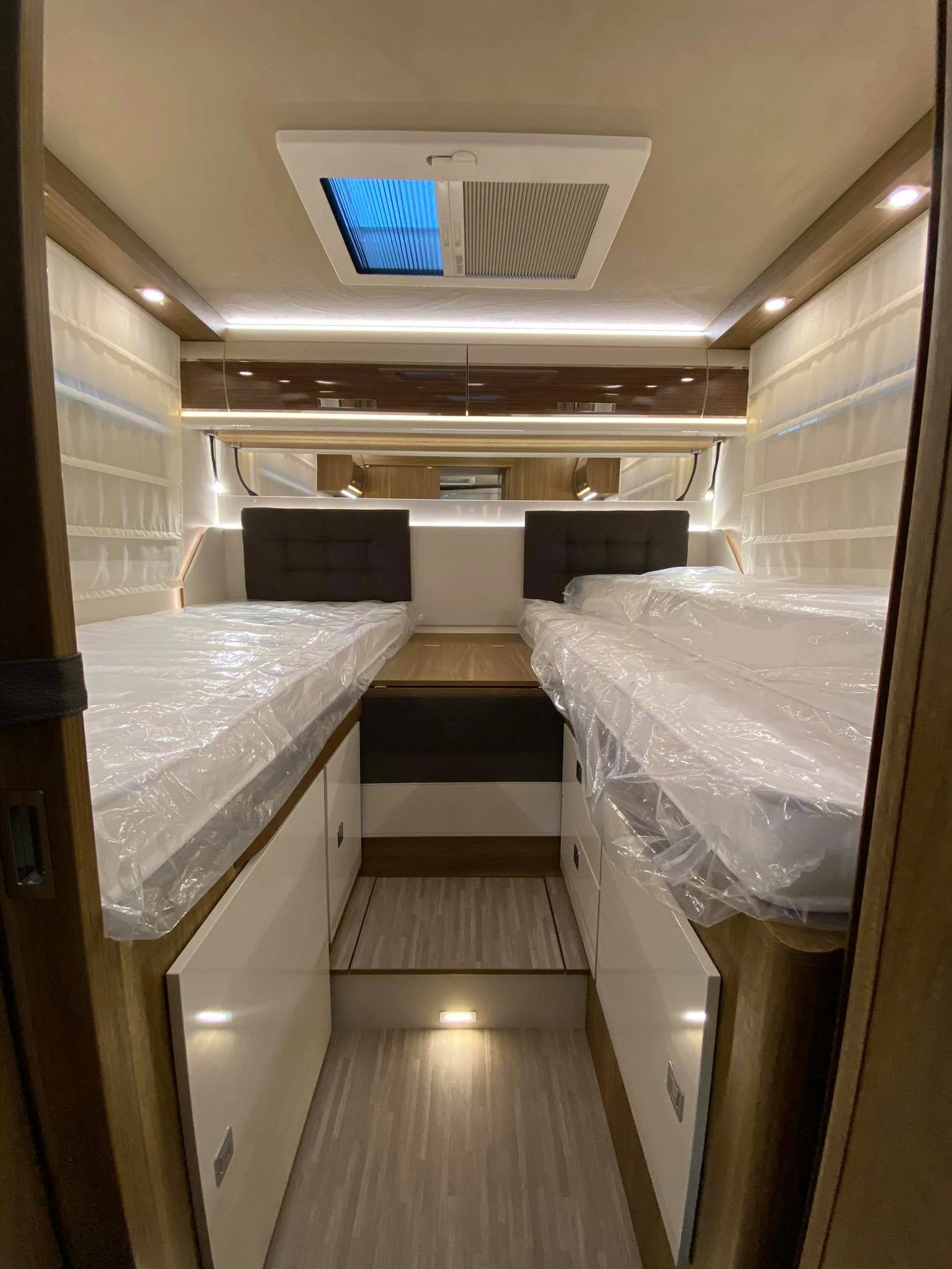 Кемпер Mobilvetta Krosser P86* Двоен под* NAVI* Камера 2025 - изображение 6