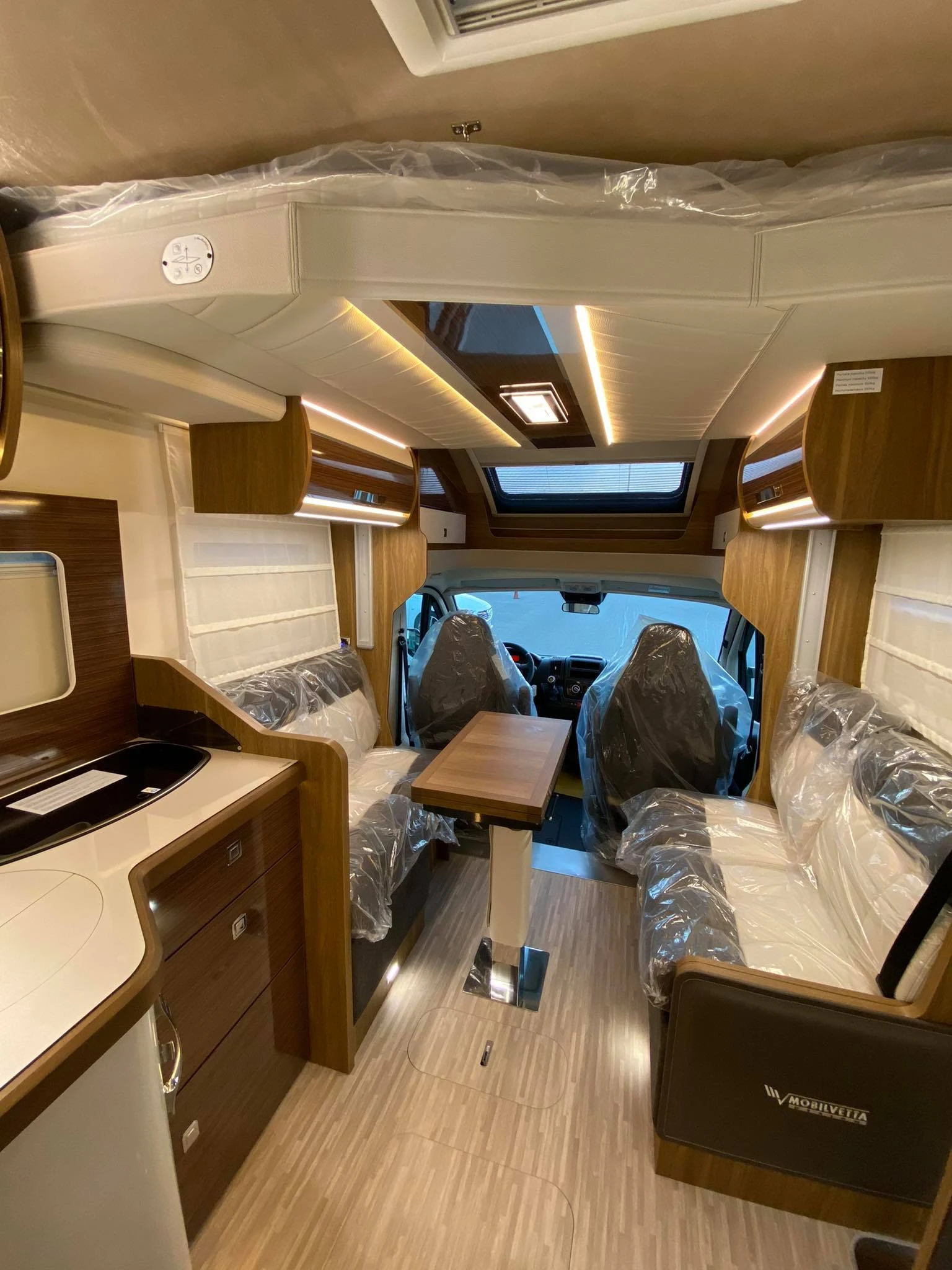 Кемпер Mobilvetta Krosser P86* Двоен под* NAVI* Камера 2025 - изображение 5