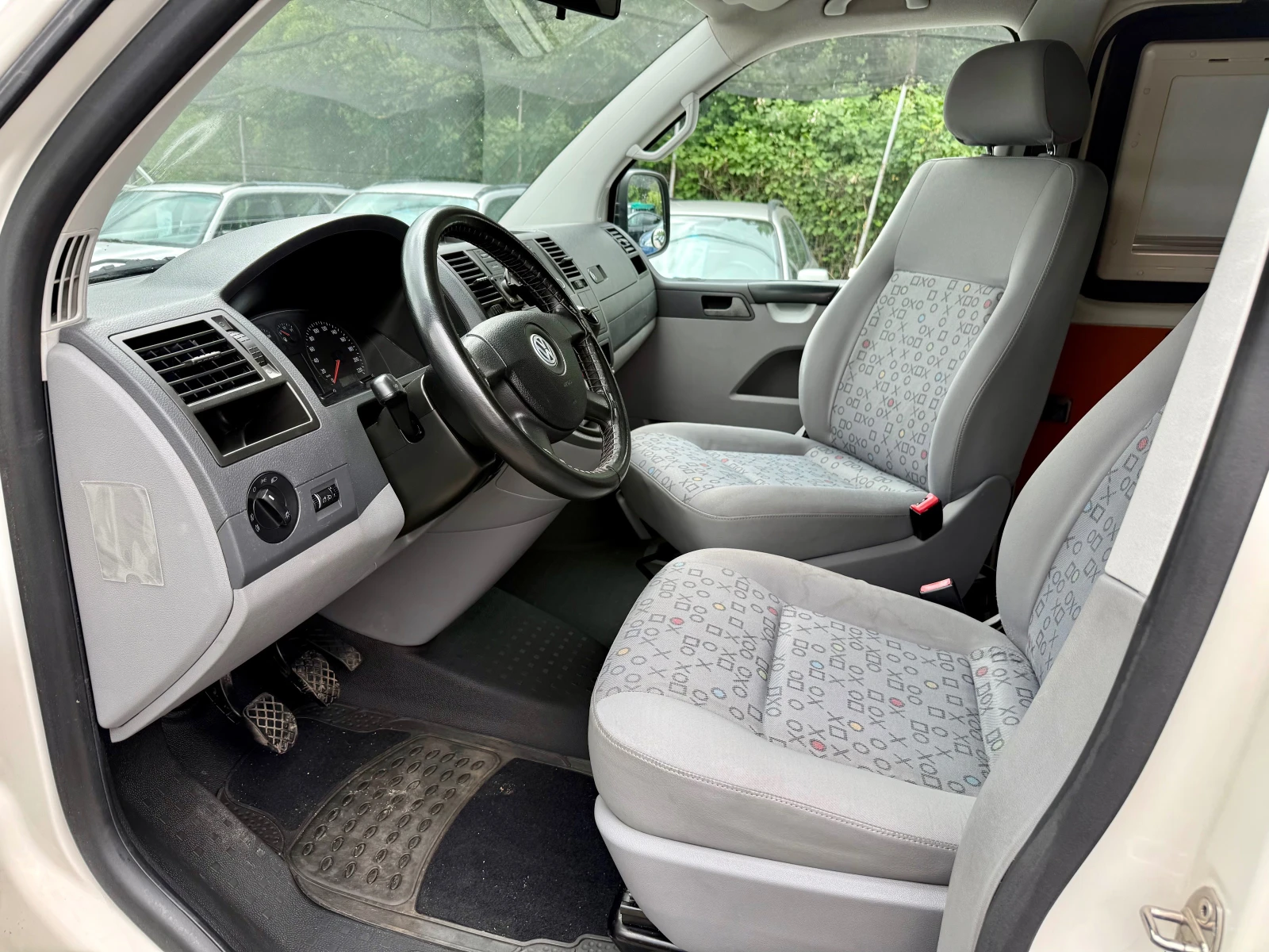 Кемпер VW Multivan California, снимка 11 - Каравани и кемпери - 54914004