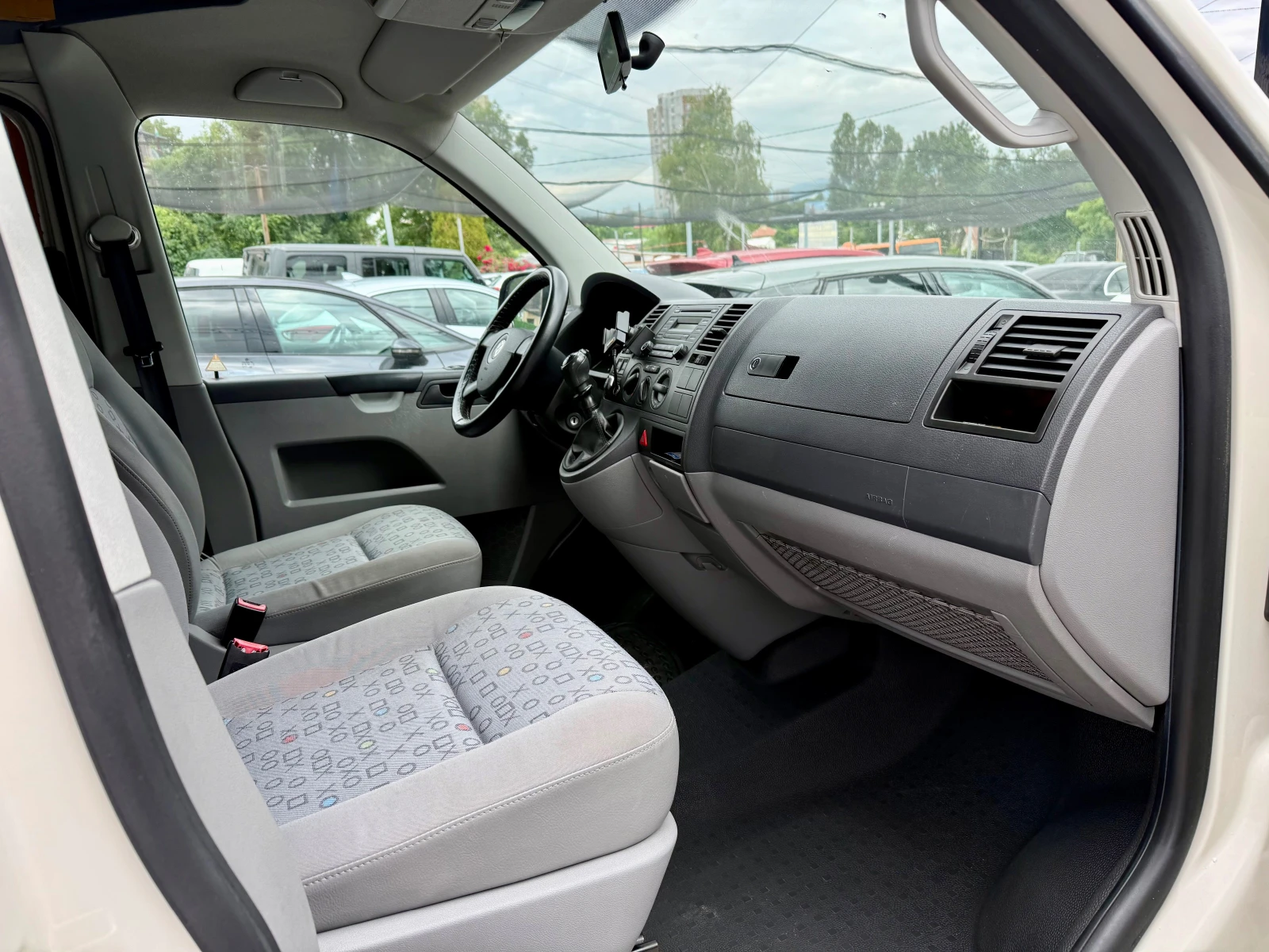 Кемпер VW Multivan California, снимка 14 - Каравани и кемпери - 54914004