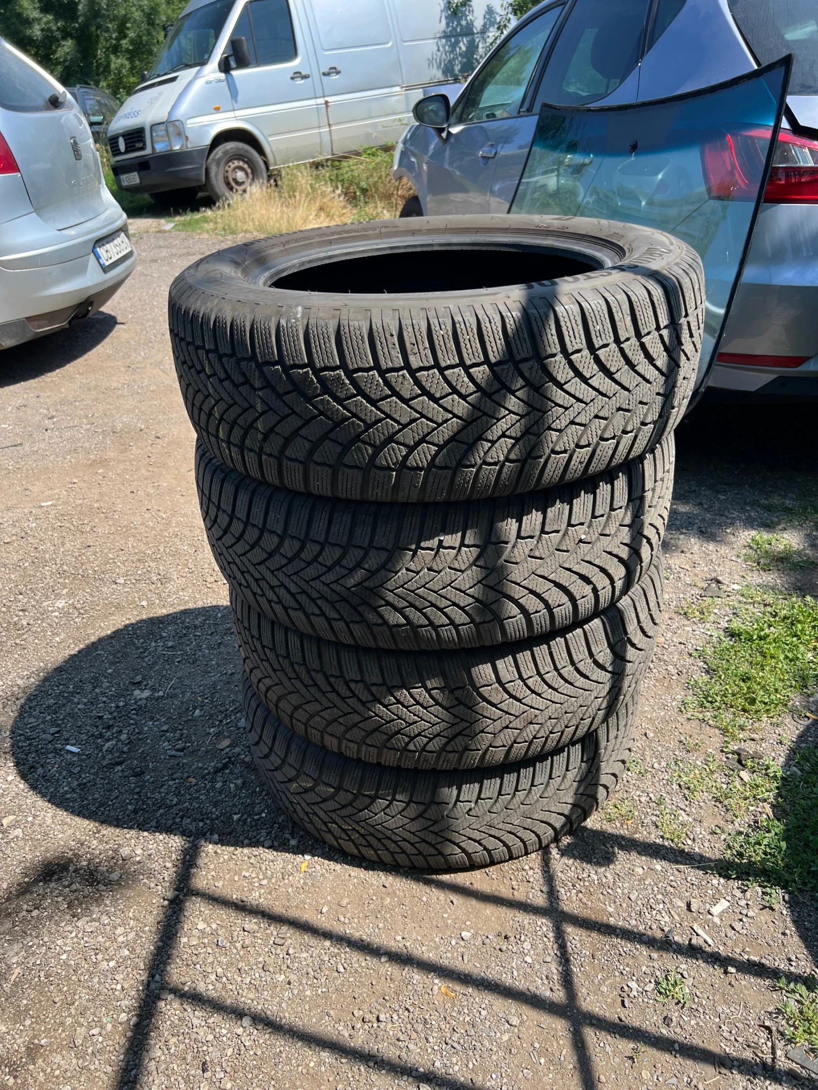 Гуми Зимни 225/60R18