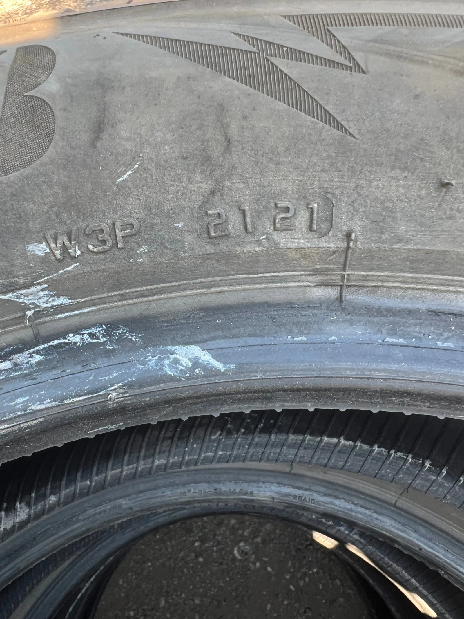 Гуми Зимни 225/60R18, снимка 6 - Гуми и джанти - 55309781