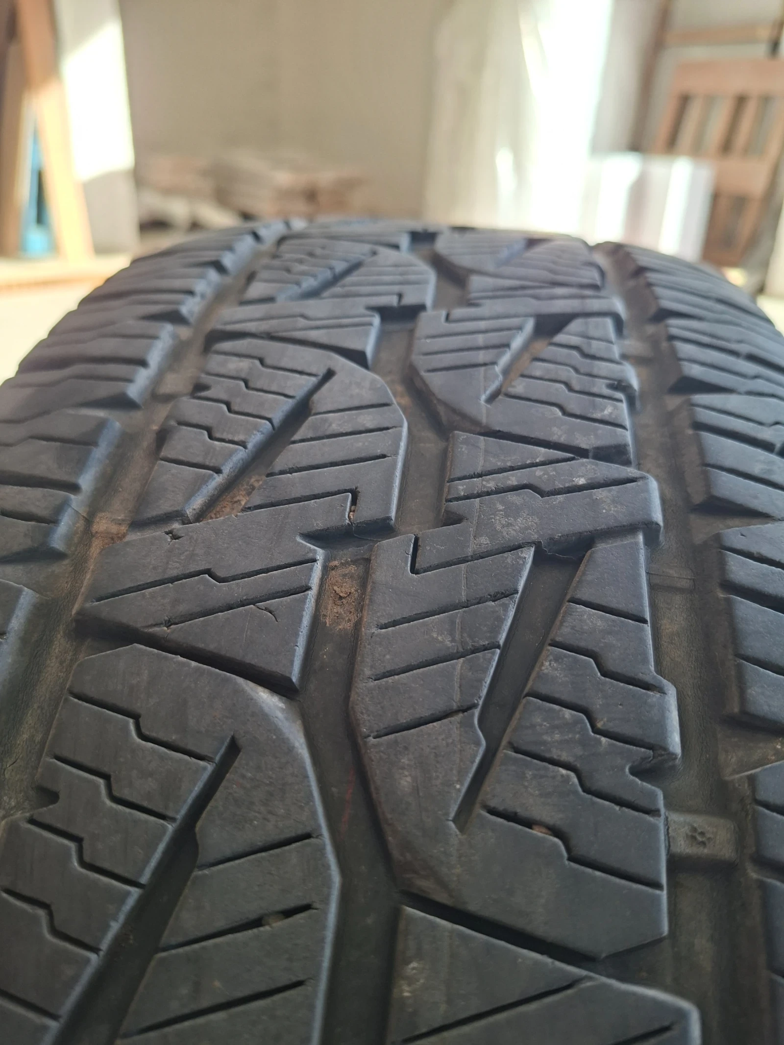 Гуми Всесезонни 265/65R17, снимка 2 - Гуми и джанти - 56354330