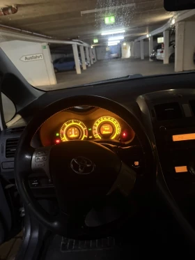 Toyota Auris 2.2D - 7499 лв. - 27756446 | Car24.bg
