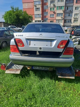 Mercedes-Benz E 300 - 1500 € / 2933.74 лв. - 34353597 6