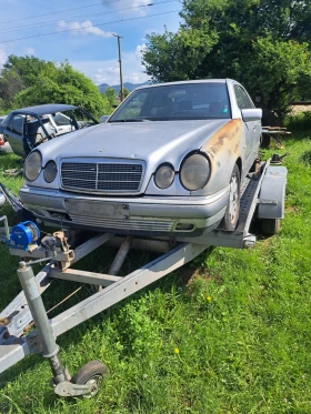 Mercedes-Benz E 300 - 1500 € / 2933.74 лв. - 34353597 1