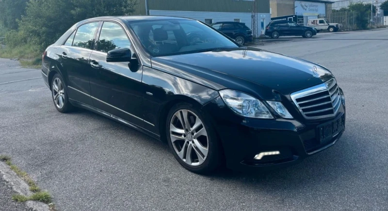 Mercedes-Benz E 250 AVANGARD TOP, снимка 3 - Автомобили и джипове - 47209247