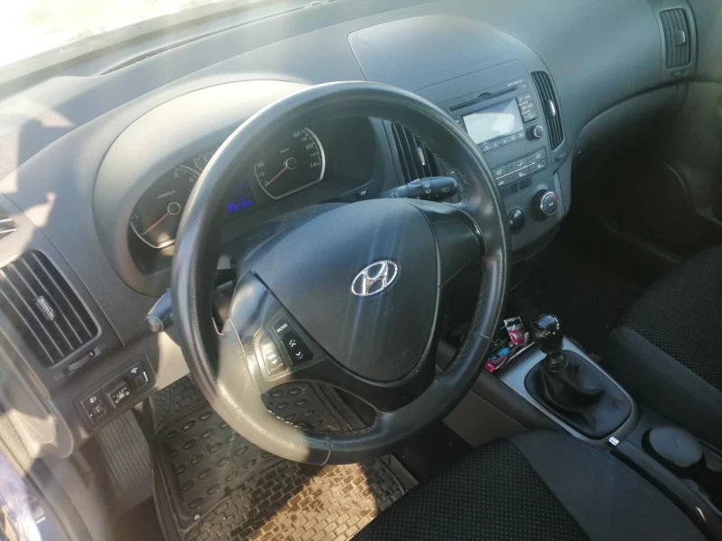 Hyundai I30 1.6 бензин, с газова уредба , снимка 2 - Автомобили и джипове - 47747683