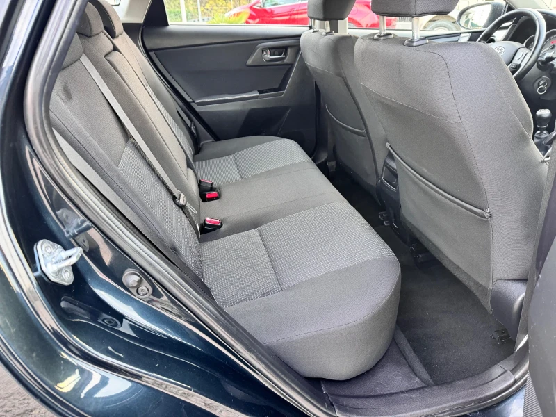 Toyota Auris 1.4d4d/navi/camera active, снимка 13 - Автомобили и джипове - 48085003