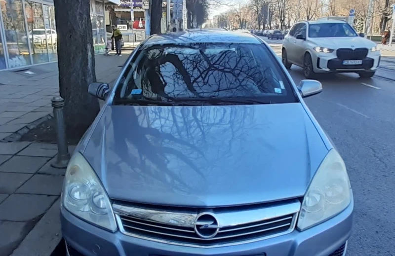 Opel Astra H, снимка 1 - Автомобили и джипове - 48880008