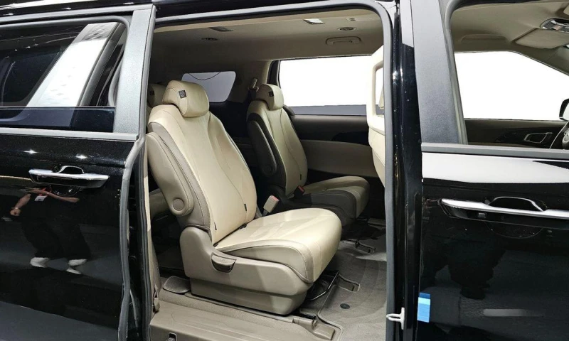 Kia Carnival, снимка 12 - Автомобили и джипове - 51957085