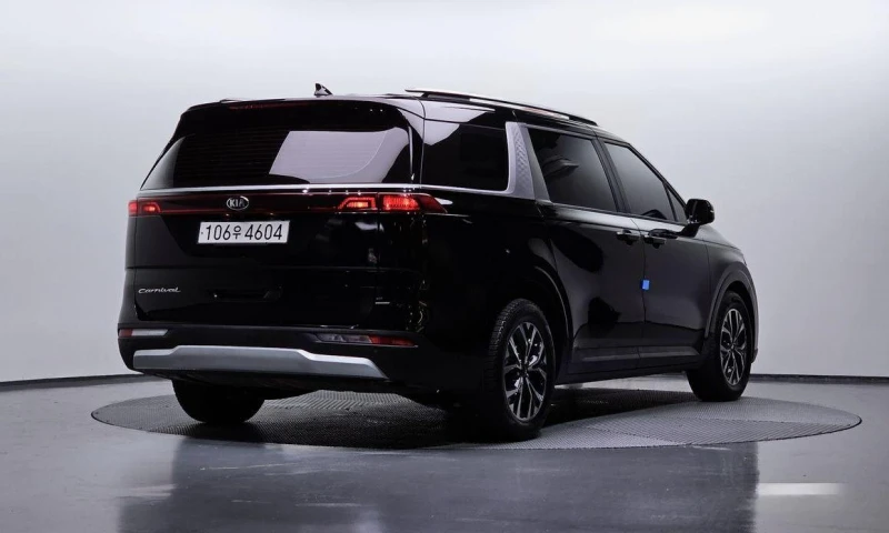 Kia Carnival, снимка 2 - Автомобили и джипове - 51957085