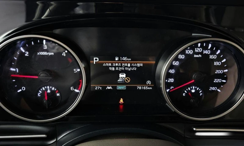 Kia Carnival, снимка 8 - Автомобили и джипове - 51957085