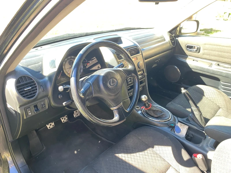 Lexus IS 200, снимка 14 - Автомобили и джипове - 52802479