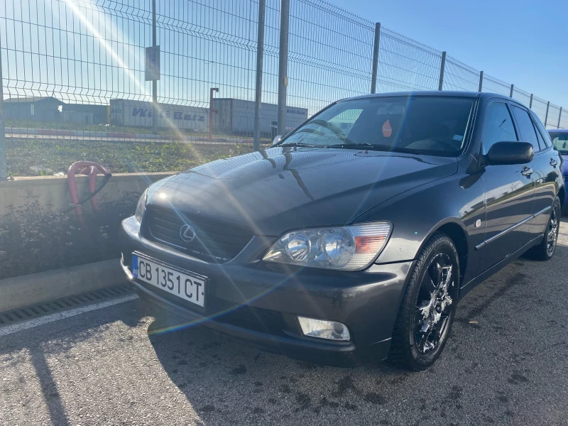 Lexus IS 200, снимка 2 - Автомобили и джипове - 52802479
