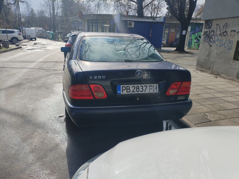 Mercedes-Benz E 200 E 200 kompresor, снимка 4 - Автомобили и джипове - 53584324