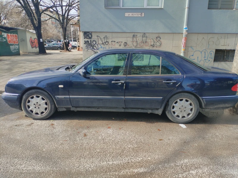 Mercedes-Benz E 200 E 200 kompresor, снимка 3 - Автомобили и джипове - 53584324