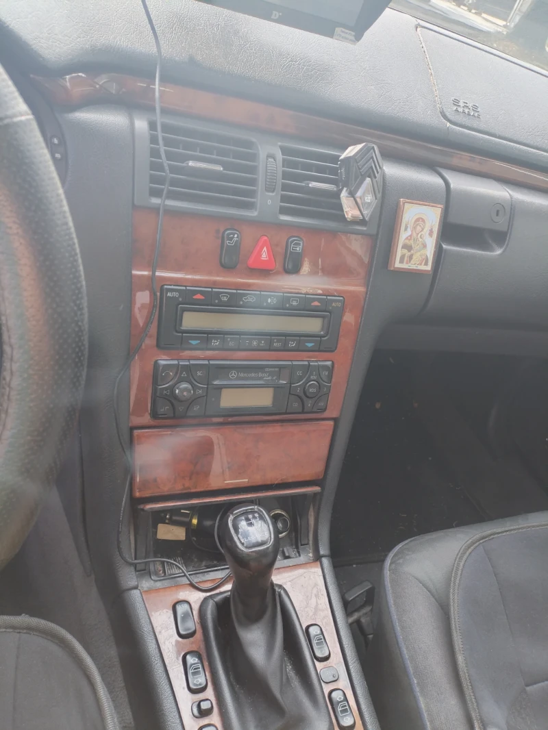 Mercedes-Benz E 200 E 200 kompresor, снимка 6 - Автомобили и джипове - 53584324